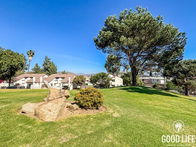 Building Photo - Stunning 3BD/2.5BA Townhouse in El Cajon W/ Central A/C, W/D, 2 Balconies, & Community Pool/Spa!