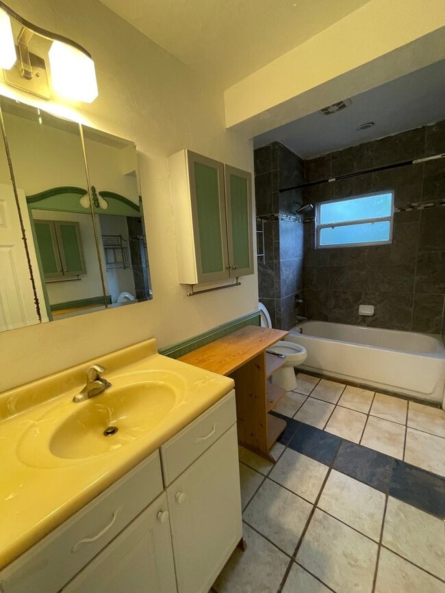 Building Photo - Affordable 3BR/2BA Home in Gainesville – C...