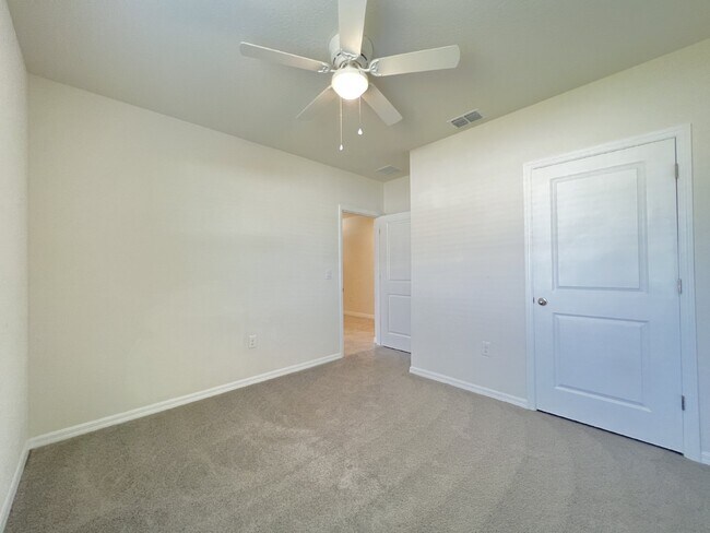 Building Photo - **COMING SOON**4 bd/2bath Home available i...