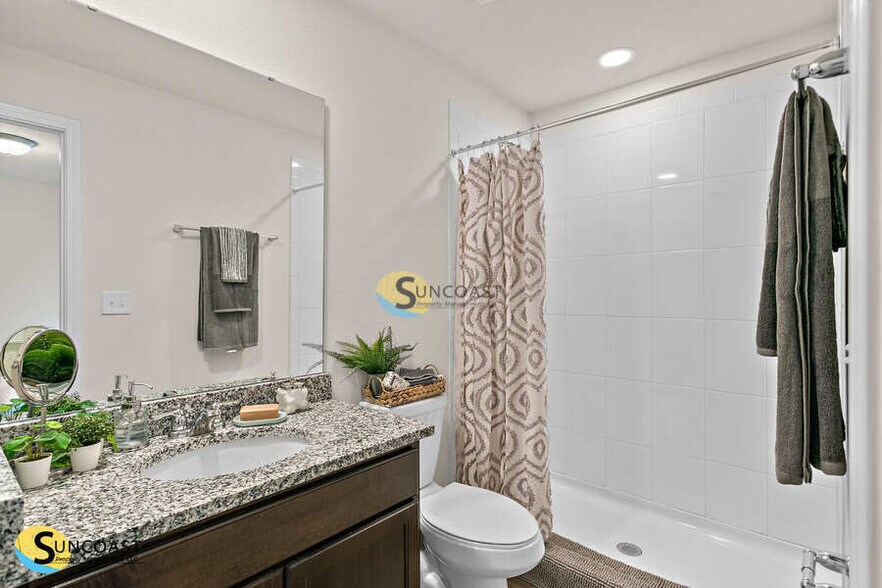 Building Photo - 585 Century 21 Dr
