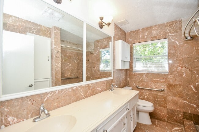 Building Photo - 4113 Edison St