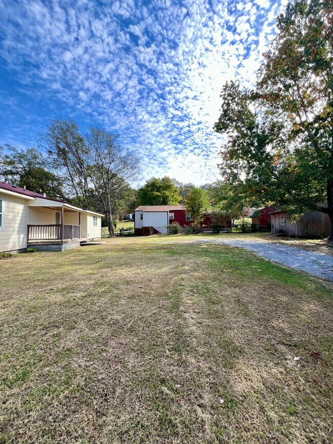 Building Photo - 712 Richmond Ave