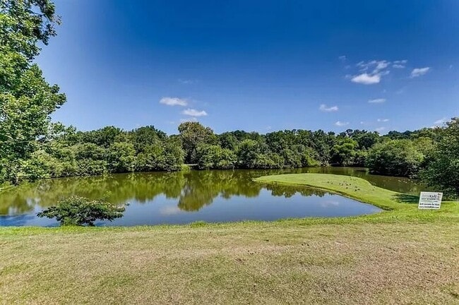 Building Photo - 140 Lablanc Way NW