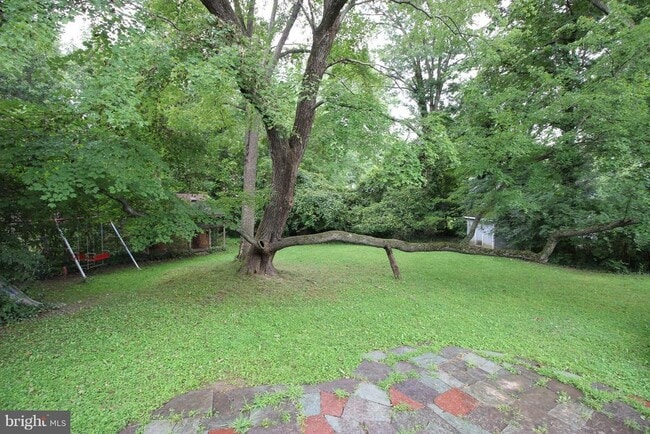 Building Photo - 907 Hillcrest Dr SW