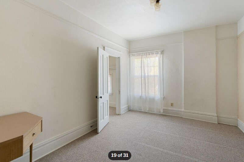 Bed4 - 1019 W 6th Ave