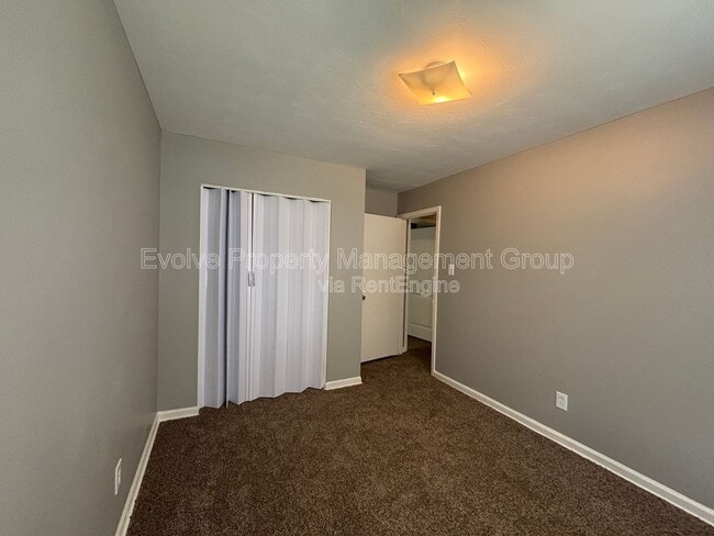 Building Photo - 4268 Glenbrook St