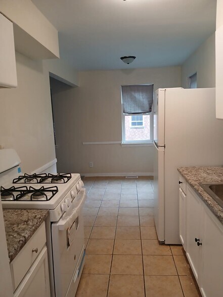 Building Photo - 1950 Nelawood Rd