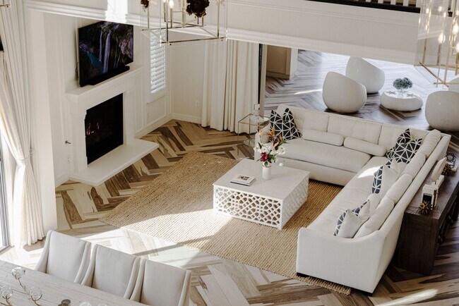 Building Photo - Luxury Executive Rental in Guard-Gated Hidden Canyon