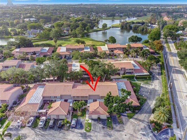 Building Photo - 205 Dunwoody Ln