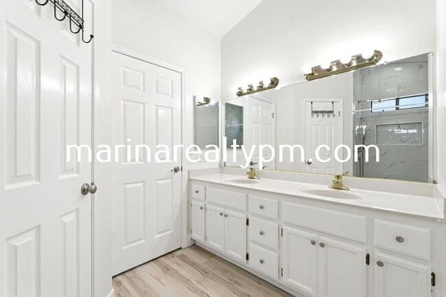 Building Photo - Home Sweet home-Beautiful remolded 3 bedroom 2 bathroom