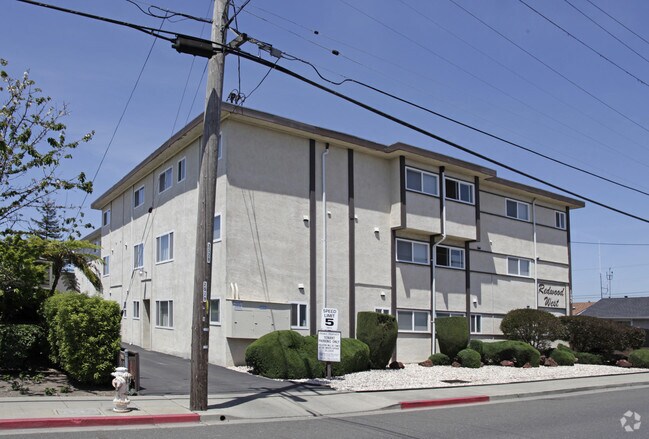 Building Photo - Redwood West