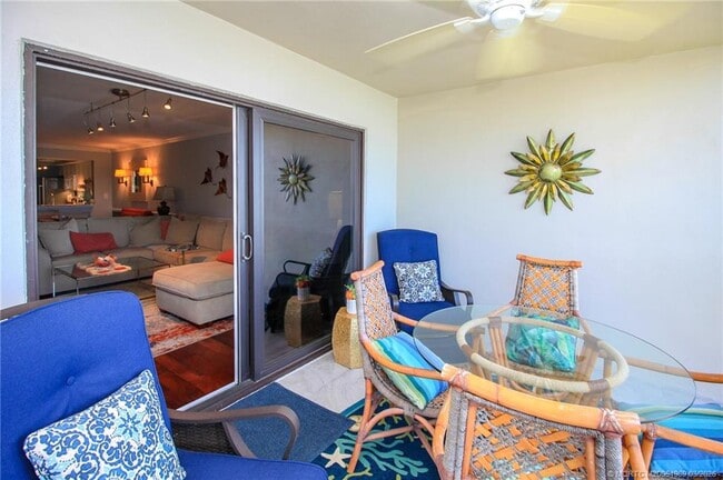 Building Photo - 20 NE Plantation Rd