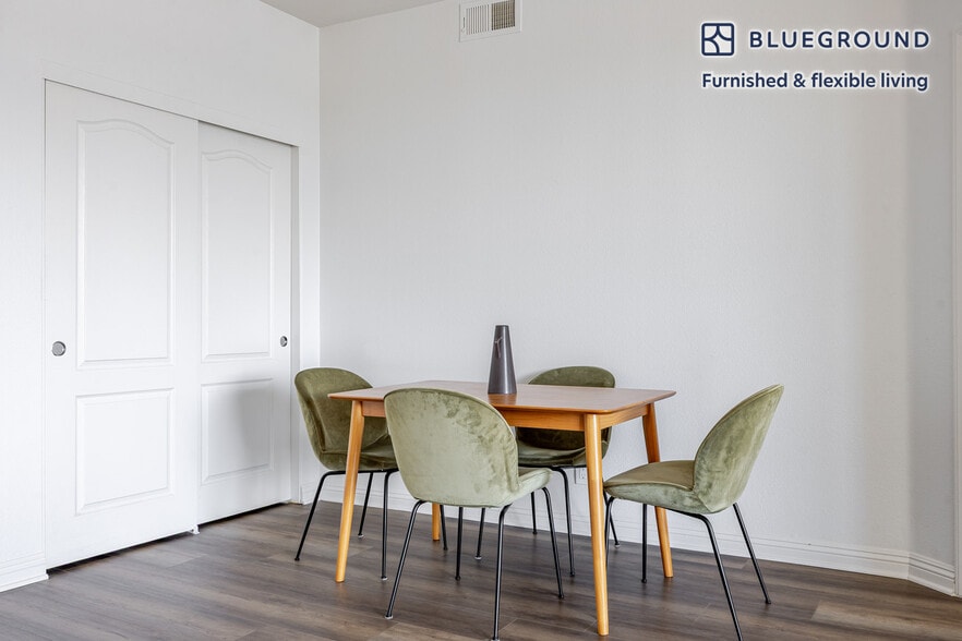 Building Photo - 13603 Marina Pointe Dr