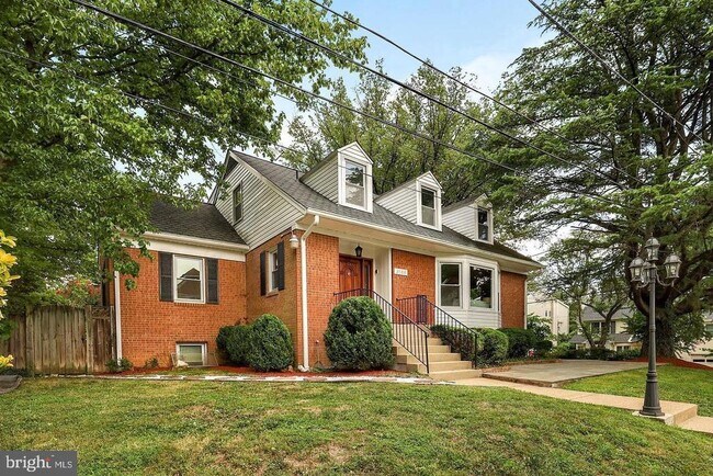 Building Photo - 2866 Arizona Terrace NW