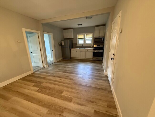 Building Photo - 89 Bostwick Ave