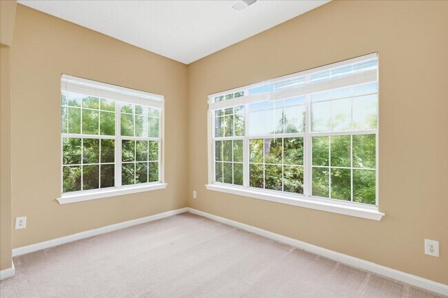 Building Photo - 1202 Walden Park Dr