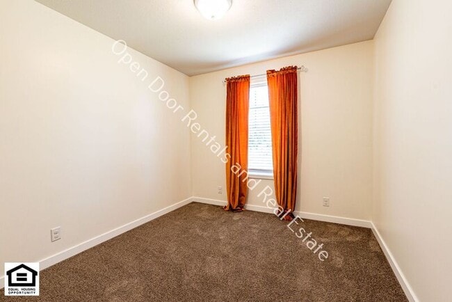 Building Photo - 3420 S 1075 E
