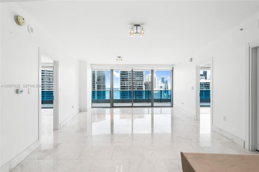 Building Photo - 200 Biscayne Boulevard Way