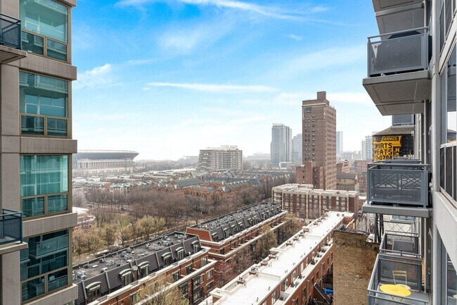 Building Photo - 1305 S Michigan Ave