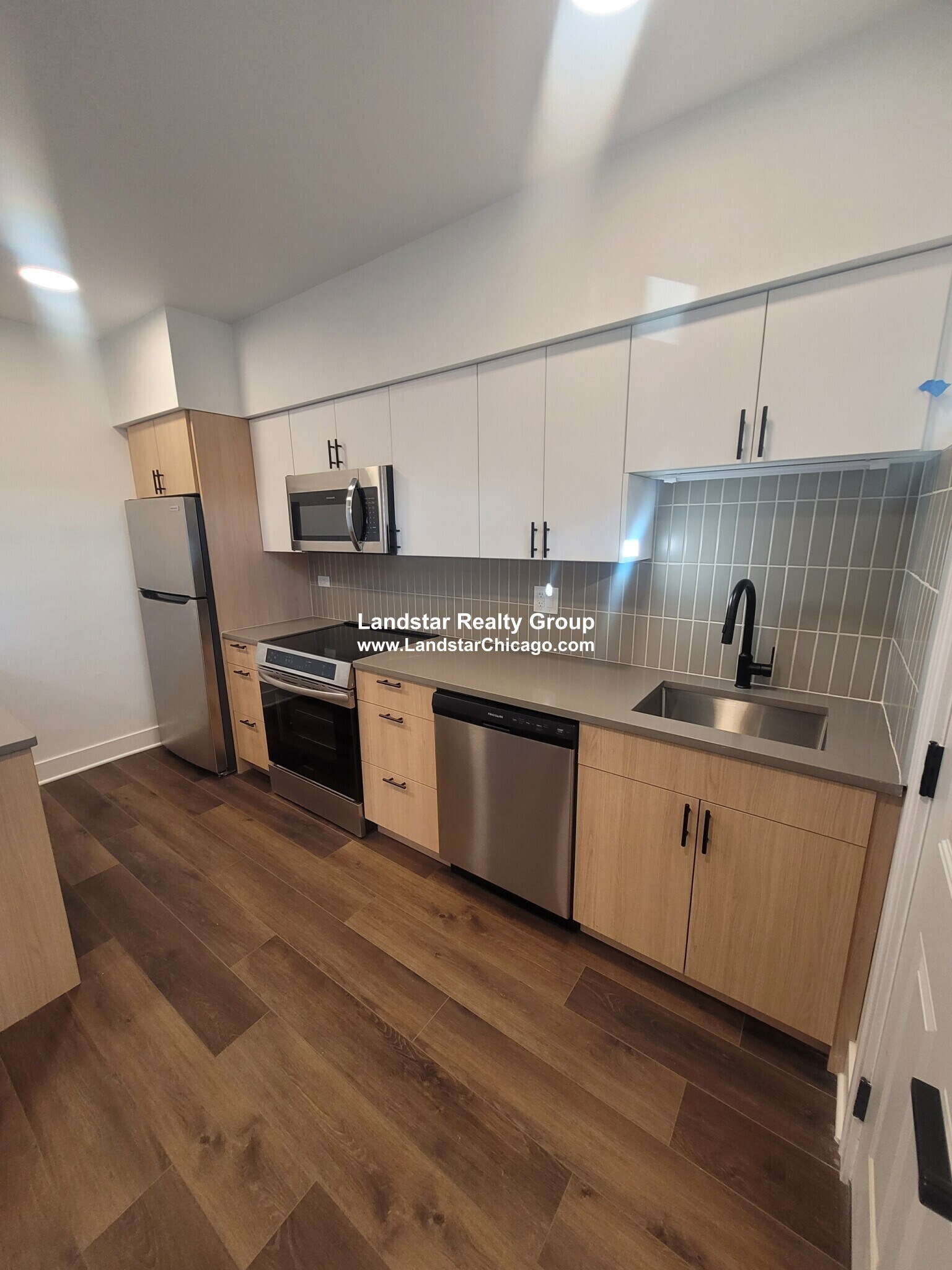 Building Photo - 1241 Chicago Ave