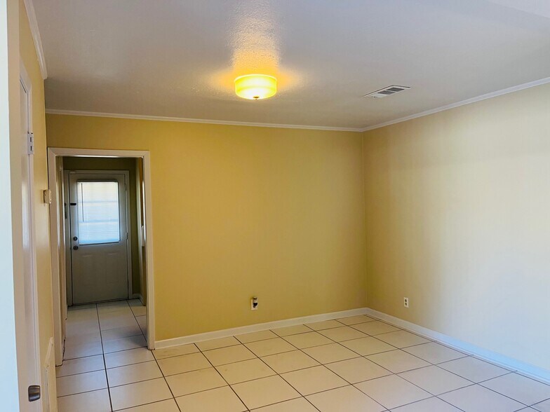 Building Photo - 308 Alexander Dr