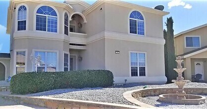 Building Photo - Gorgeous Home