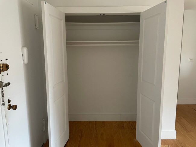 Building Photo - Charming 1BR Condo in Brooklyn