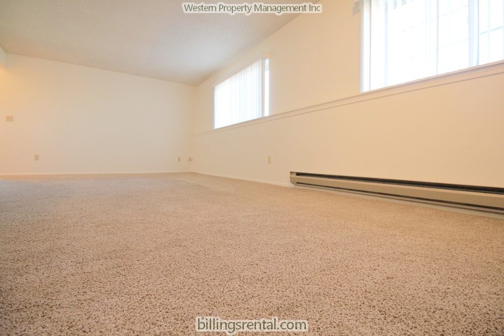 Living Room - 1542 Governors Blvd