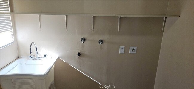 Building Photo - 12431 Avocado Ave