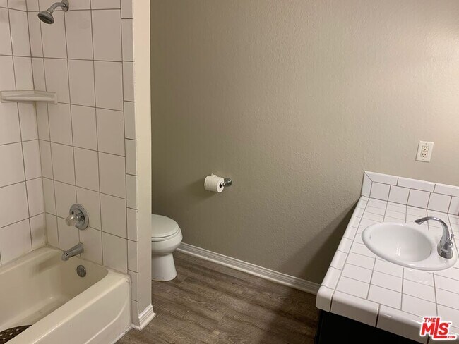 Building Photo - 542 N Shelton St