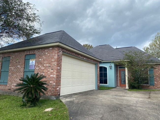 Primary Photo - 3BD 2BA House for rent in Bluebonnet Subdi...