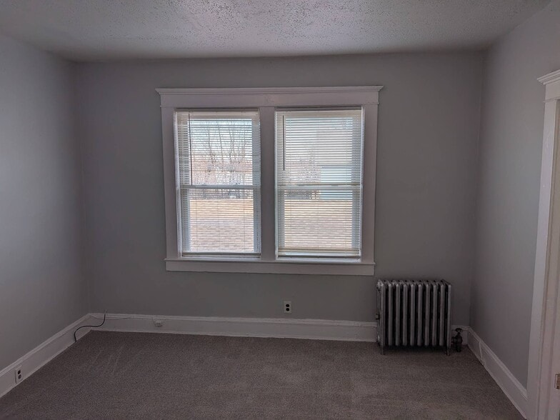 Building Photo - 125 Main St