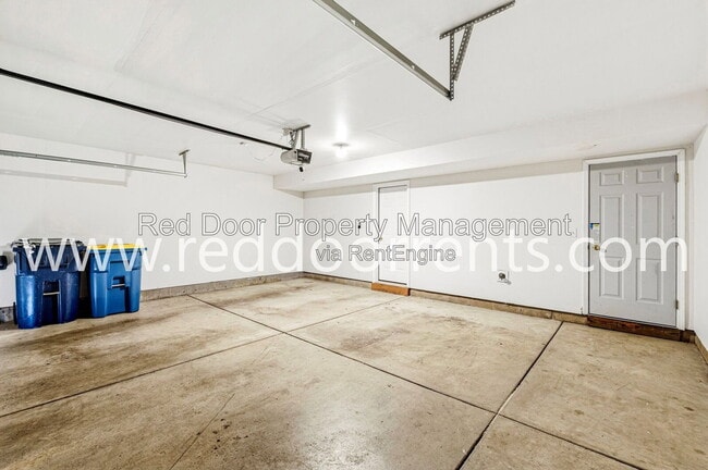 Building Photo - 13340 E Golden Gate Dr