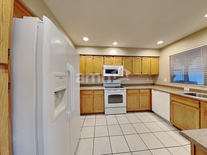 Building Photo - 293 N Slate St