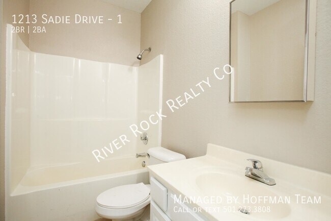 Building Photo - 1213 Sadie Dr