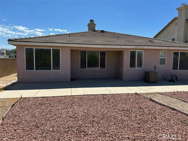Building Photo - 35921 Camelot Cir