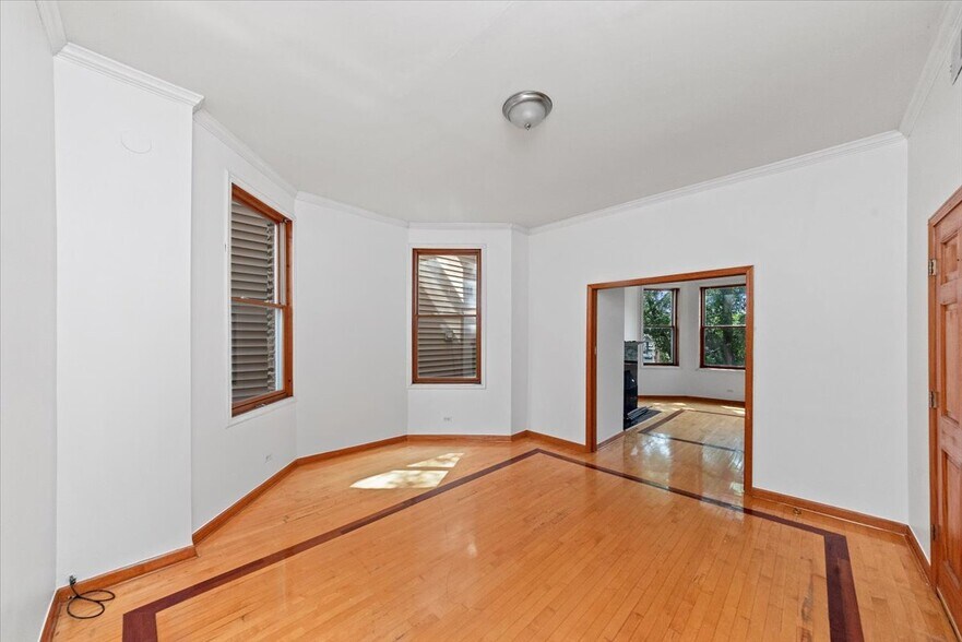 Primary Photo - 1707 N Fairfield Ave