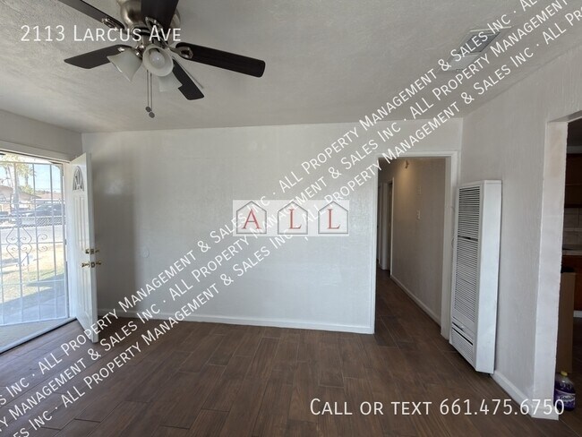 Building Photo - 2113 Larcus Ave