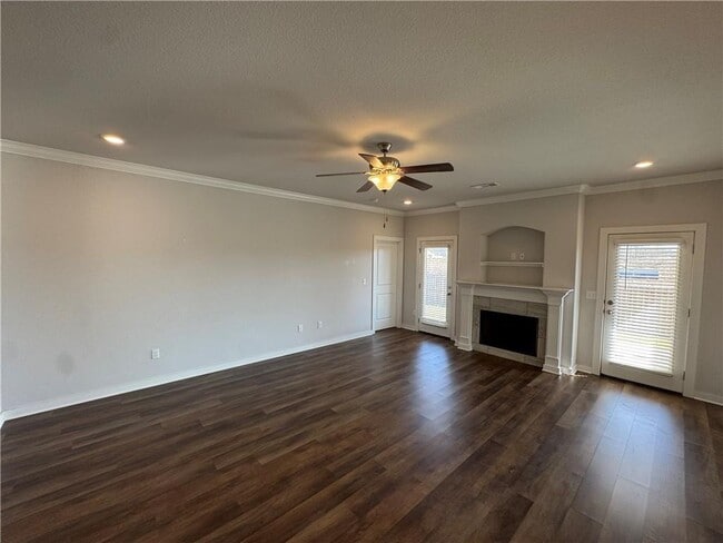 Building Photo - 4401 W Havana Ave