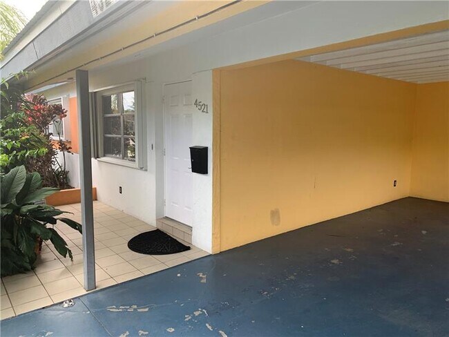 Building Photo - 4521 NE 2nd Ave