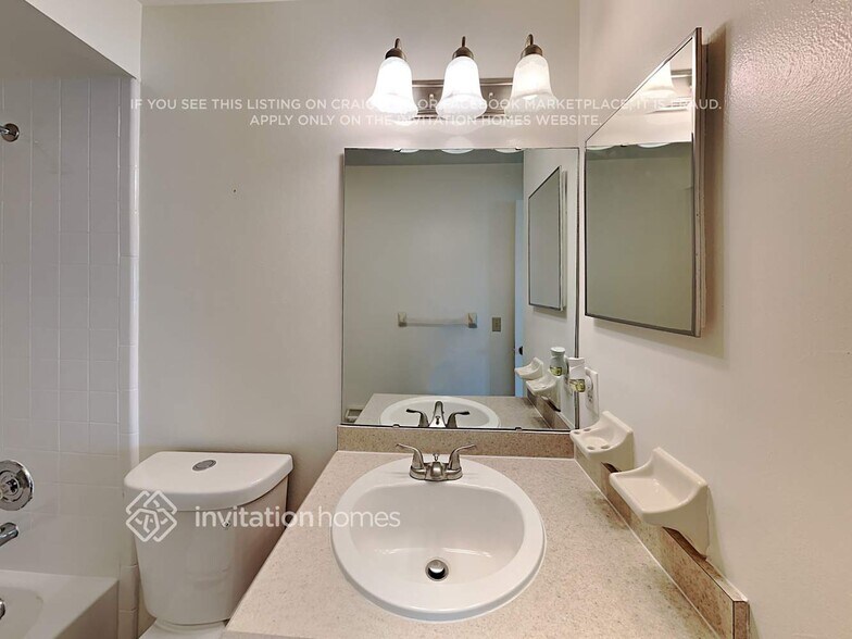Building Photo - 3856 Stonemont Dr