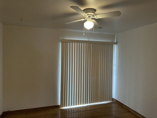 Building Photo - Stockton 3 Bedroom 2 Bathroom Home