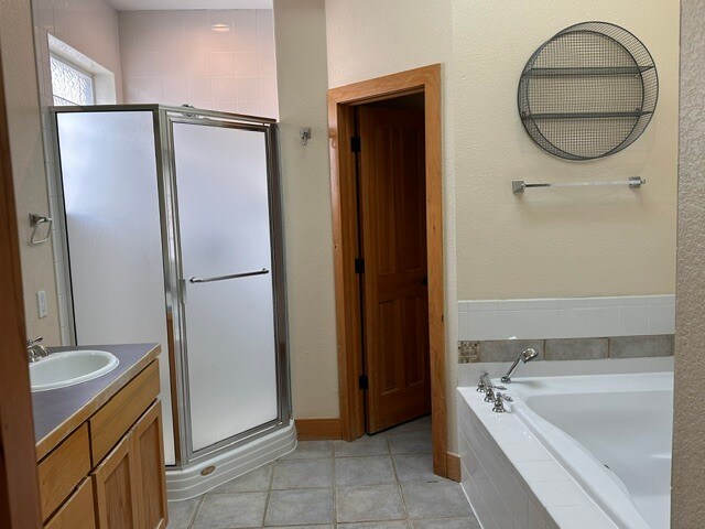 Building Photo - 2851 Des Moines Dr