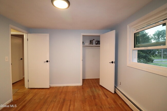 Building Photo - 8 Sweet Brier Dr