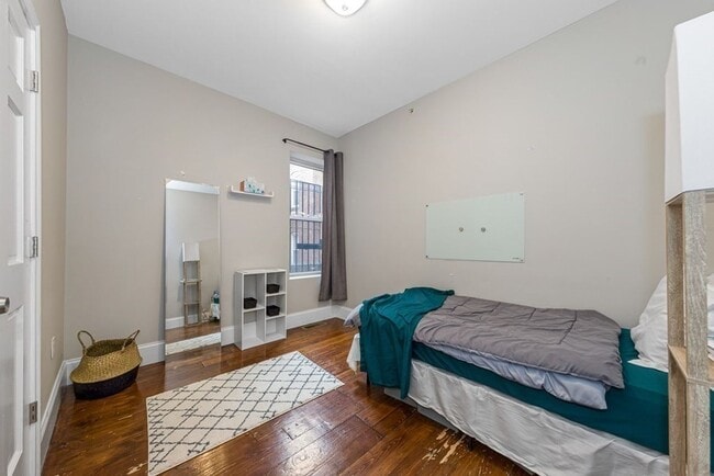 Building Photo - 14 Sewall St