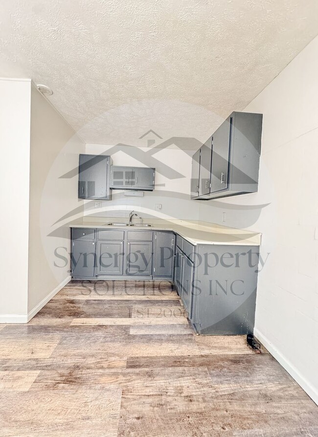 Building Photo - Large Mansfield Home