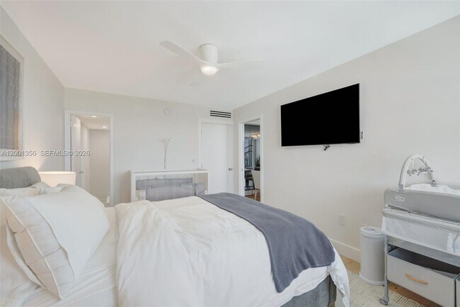 Building Photo - 9511 Collins Ave