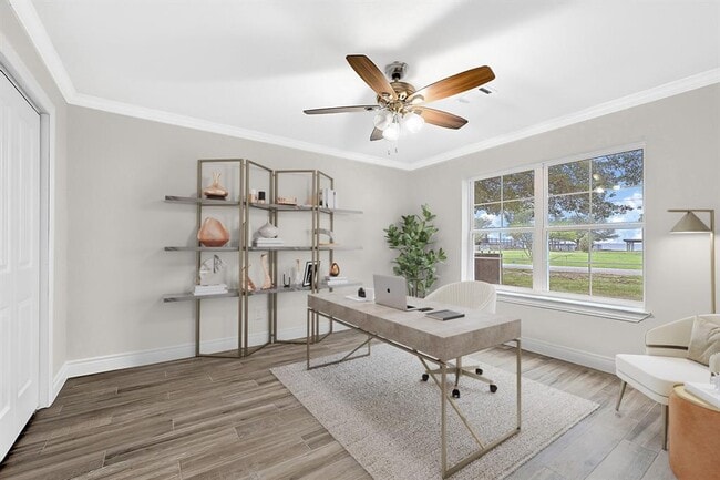 Building Photo - 14090 Waterview Dr