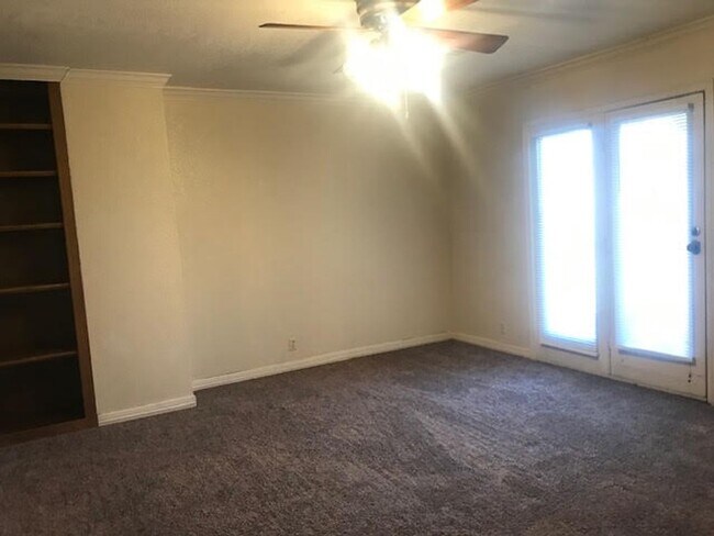 Building Photo - 2 Masters - Lawn Care Provided  - 3 bds/3 baths