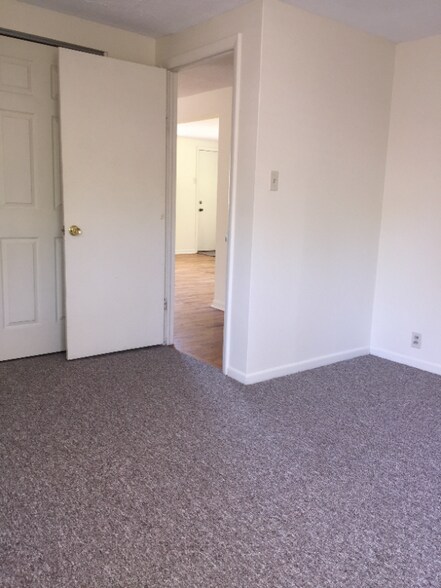 Building Photo - 715 Barlow St